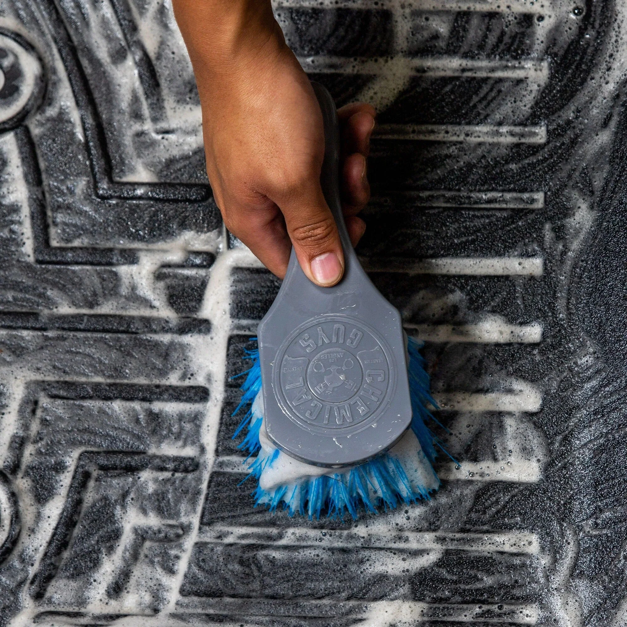 Big Blue Stiffy Heavy Duty Tyre Brush - Image 5