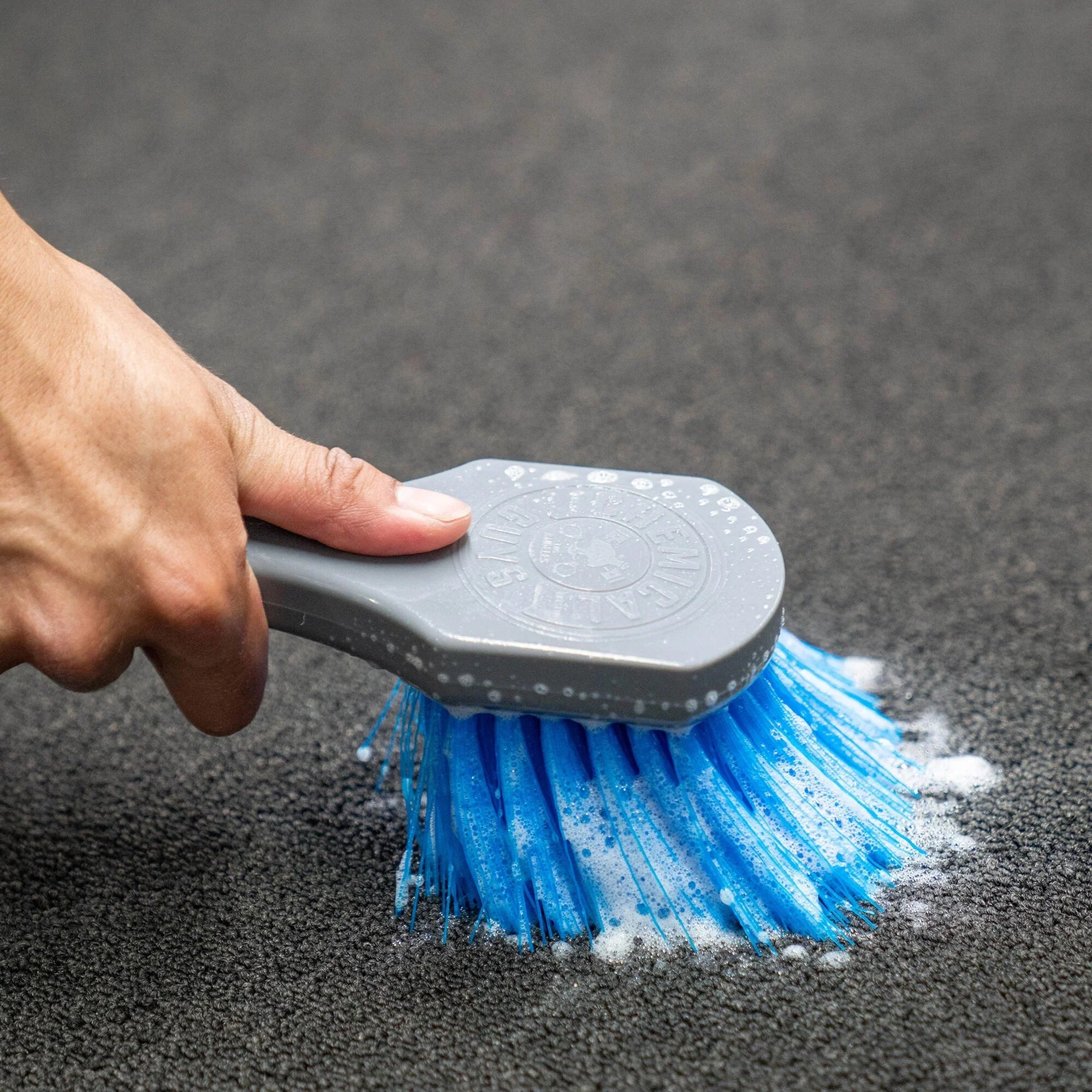 Big Blue Stiffy Heavy Duty Tyre Brush - Image 8