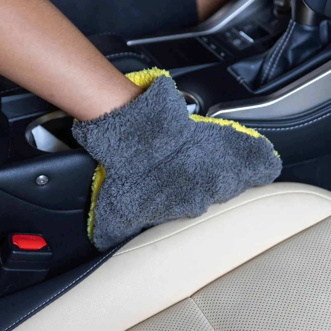 The Stranger Helpful Handy Mitt - Image 20