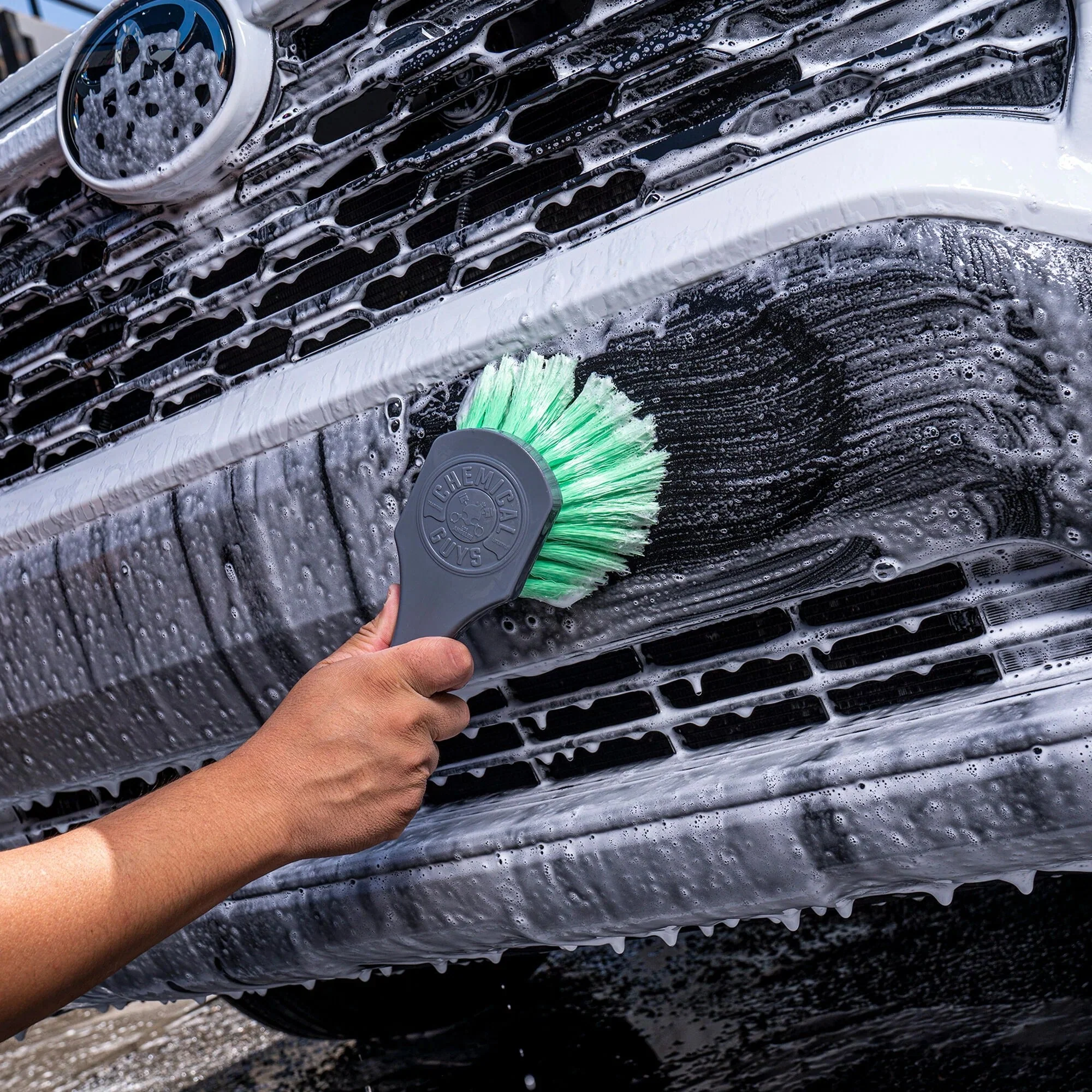 Wheelie All Exterior Surface and Wheel Brush - Image 6